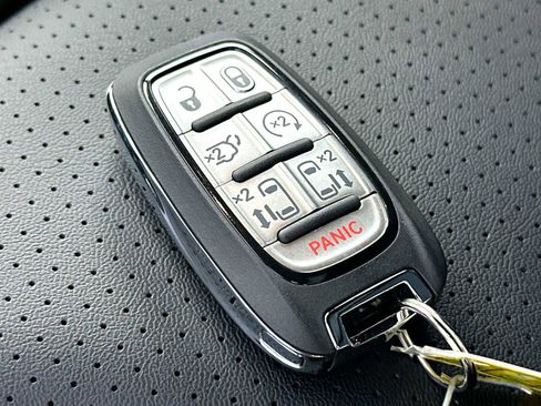 New 2026 Chrysler Pacifica Select image 29