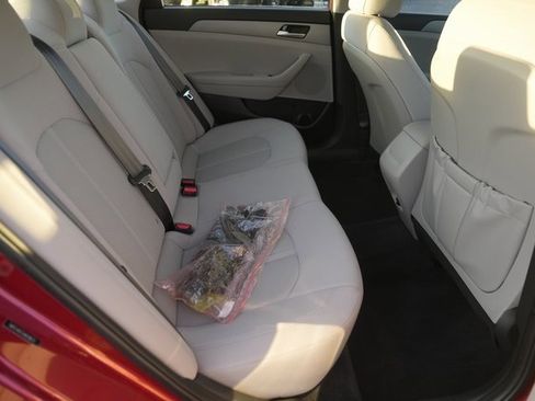 Used 2018 Hyundai Sonata SE image 15