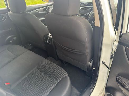 Used 2021 Nissan Rogue Sport S image 35