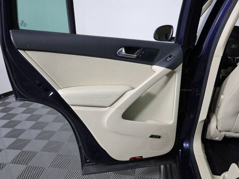 Used 2014 Volkswagen Tiguan SEL image 16