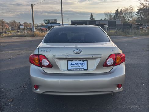 Used 2010 Toyota Corolla LE image 10
