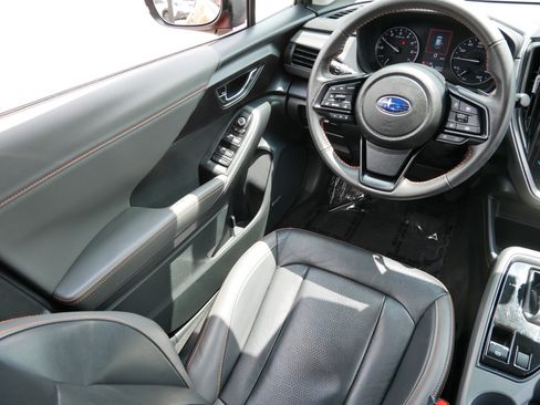 Used 2024 Subaru Crosstrek 2.5i Limited w/ Popular Package #3A AWD/4WD image 9
