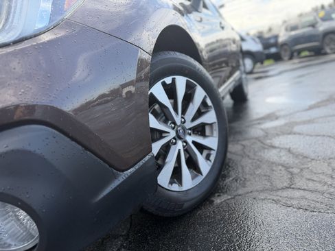 Used 2019 Subaru Outback 3.6R Touring image 2