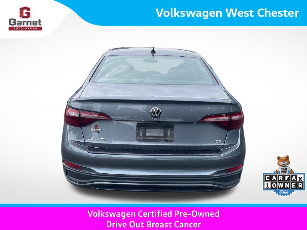 Certified 2024 Volkswagen Jetta SE w/ Panoramic Sunroof Package FWD image 4