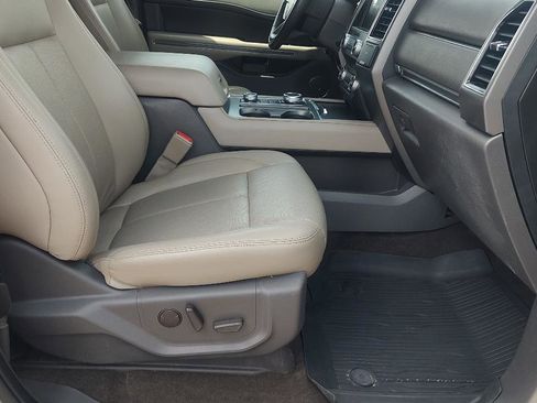 Used 2020 Ford Expedition Max XLT w/ Equipment Group 202A AWD/4WD image 19