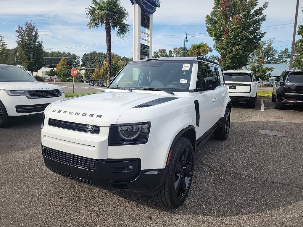 New 2026 Land Rover Defender 110 X-Dynamic SE AWD/4WD image 1