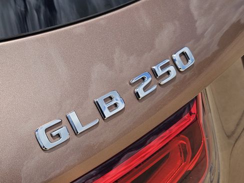 Certified 2022 Mercedes-Benz GLB 250 image 27