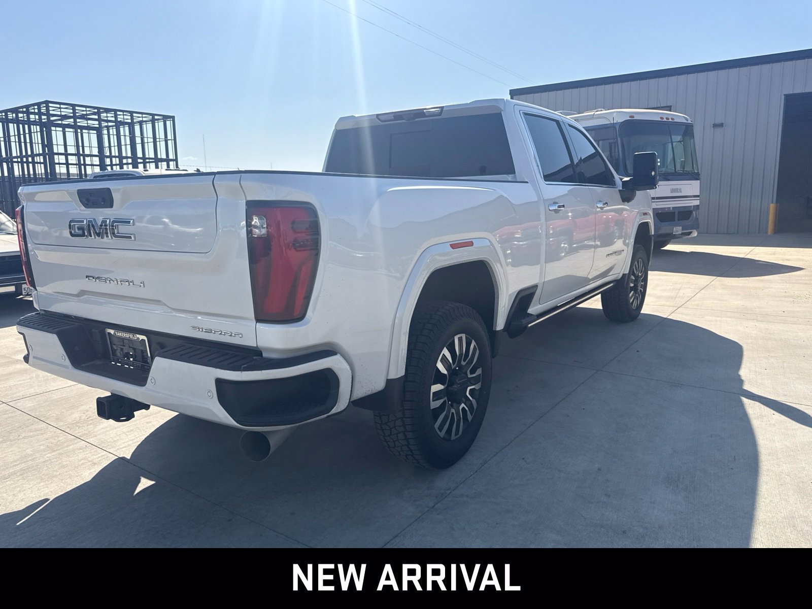 Used 2025 GMC Sierra 2500 Denali Ultimate AWD/4WD image 4