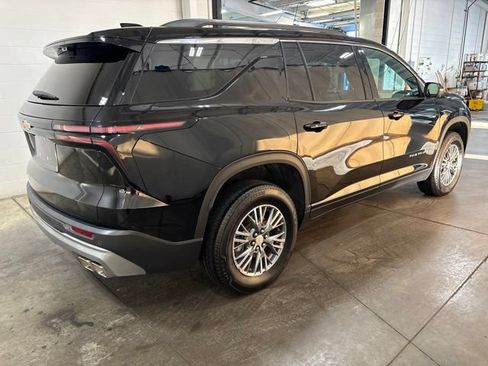 Used 2026 Chevrolet Traverse LT w/ Driver Confidence Package FWD image 4
