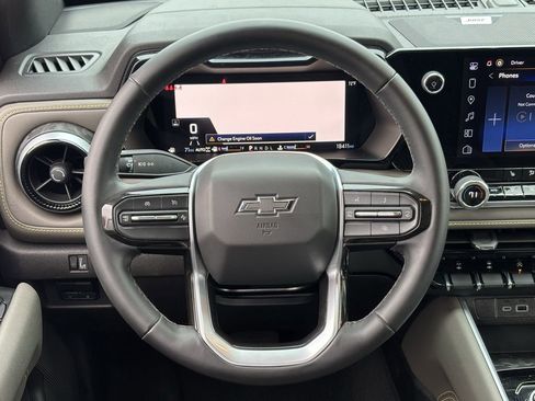 Used 2024 Chevrolet Colorado ZR2 w/ Technology Package image 12