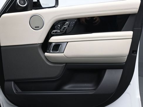 Used 2020 Land Rover Range Rover Long Wheelbase HSE image 27