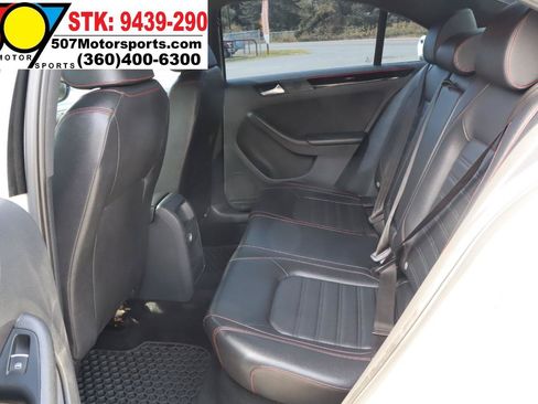 Used 2016 Volkswagen Jetta GLI SE FWD image 14