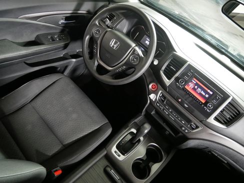 Used 2018 Honda Ridgeline Sport image 9