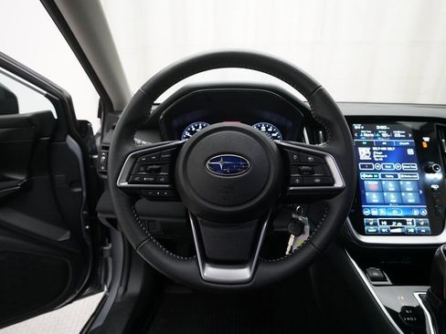 Used 2025 Subaru Outback Premium w/ Popular Package #1A image 4