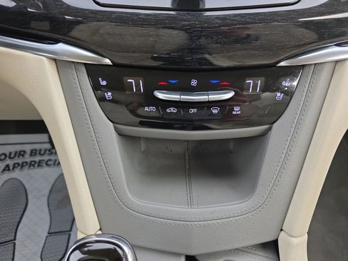 Used 2020 Cadillac XT6 Premium Luxury AWD/4WD image 20