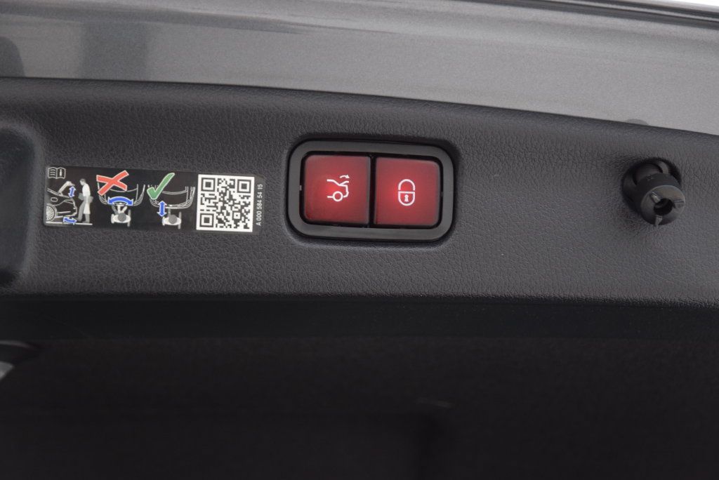 Certified 2024 Mercedes-Benz C 300 4MATIC Sedan image 30