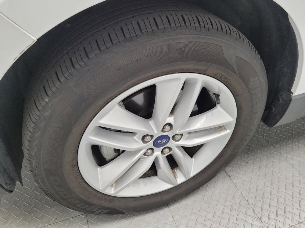 Used 2018 Ford Edge SEL FWD image 31