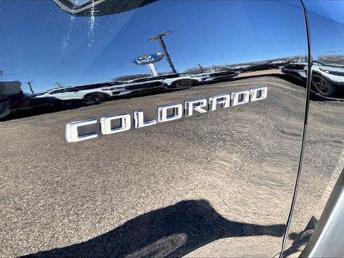 Used 2024 Chevrolet Colorado ZR2 w/ ZR2 Convenience Package III image 11