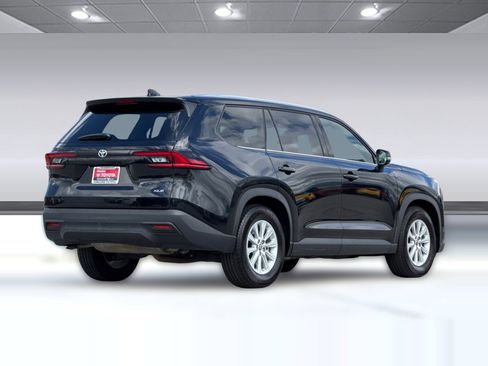Used 2025 Toyota Grand Highlander FWD image 3