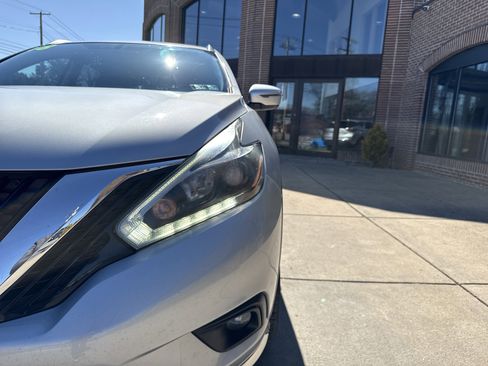 Used 2018 Nissan Murano SV image 10