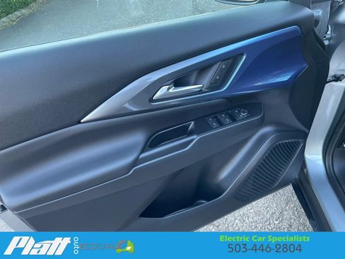 Used 2025 Chevrolet Equinox EV LT FWD image 19