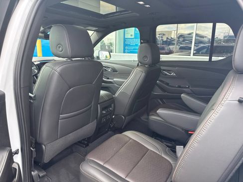 Used 2023 Chevrolet Traverse High Country AWD/4WD image 17