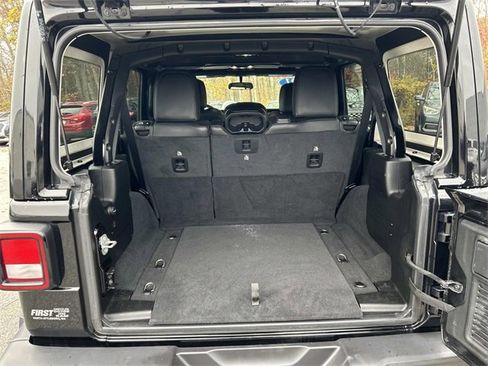 Used 2021 Jeep Wrangler Unlimited Sahara image 11