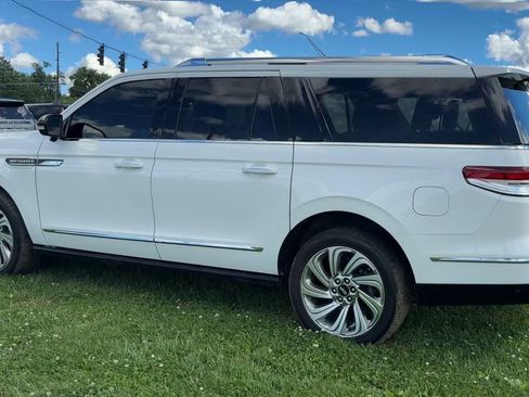 Used 2024 Lincoln Navigator L Reserve AWD/4WD image 4