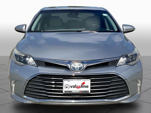 Used 2018 Toyota Avalon Limited FWD image 4