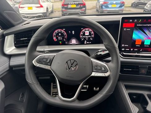 New 2026 Volkswagen Tiguan SE R-Line AWD/4WD image 19