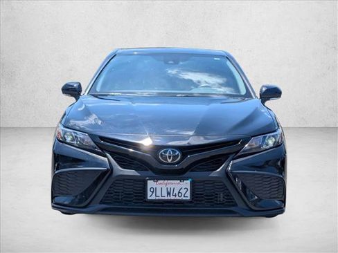 Used 2024 Toyota Camry SE FWD image 2