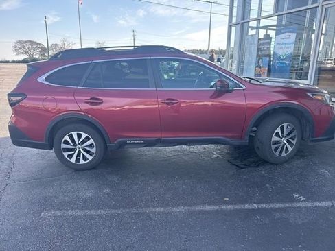 Used 2021 Subaru Outback Premium image 3
