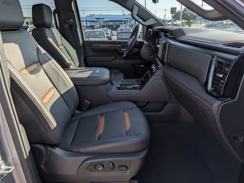 Used 2024 GMC Sierra 2500 AT4 w/ AT4 Premium Plus Package AWD/4WD image 34