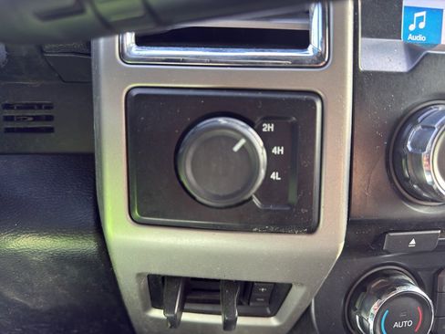 Used 2017 Ford F350 Lariat w/ Chrome Package image 22