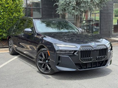 Used 2024 BMW 760i xDrive w/ Executive Package AWD/4WD image 7