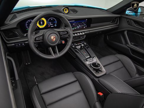 Used 2025 Porsche 911 GTS image 22