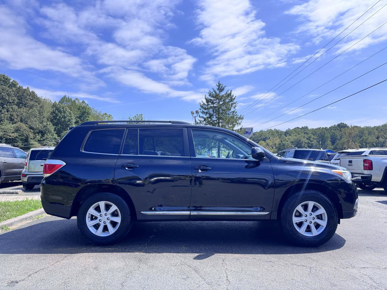 Used 2013 Toyota Highlander Plus FWD image 4