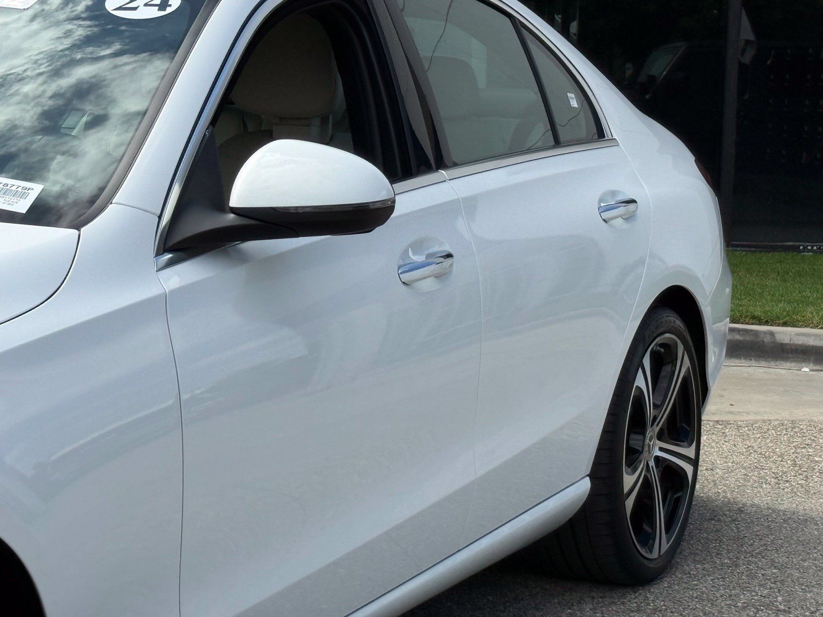 Used 2024 Mercedes-Benz C 300 Sedan image 4