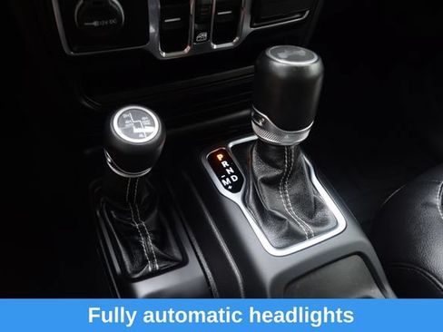 Used 2021 Jeep Wrangler Unlimited Sahara w/ Cold Weather Group AWD/4WD image 12