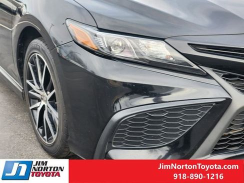 Used 2024 Toyota Camry SE w/ Cold Weather Package image 10