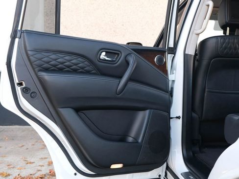 Used 2018 INFINITI QX80 4WD w/ Deluxe Technology Package image 23