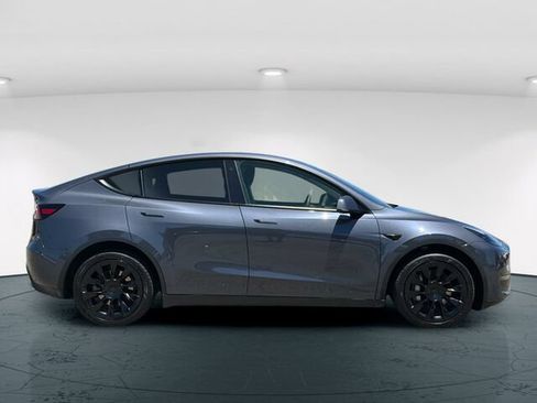 Used 2023 Tesla Model Y Long Range AWD/4WD image 8