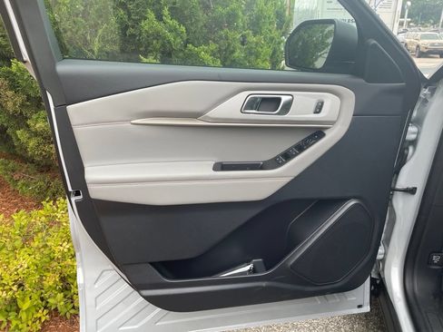 New 2026 Ford Explorer Active w/ Active Comfort Package AWD/4WD image 11