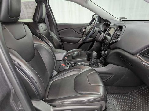 Used 2020 Jeep Cherokee Latitude Plus w/ Cold Weather Group image 38