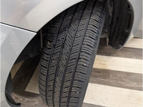 Used 2009 Toyota Yaris 4-Door Hatchback image 20