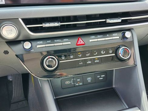 Used 2025 Hyundai Sonata SE image 13