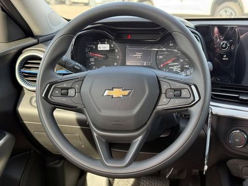 New 2026 Chevrolet Trax LS image 7