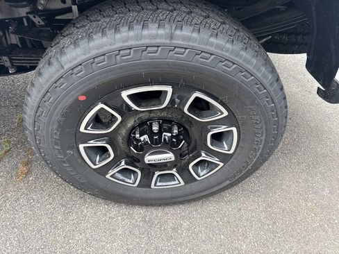 New 2026 Ford F250 Platinum AWD/4WD image 3
