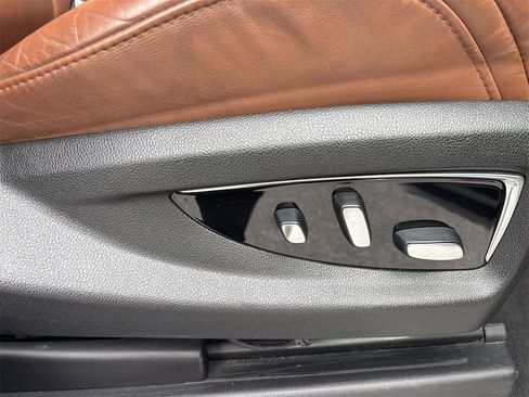 Used 2019 Cadillac Escalade ESV Luxury image 19