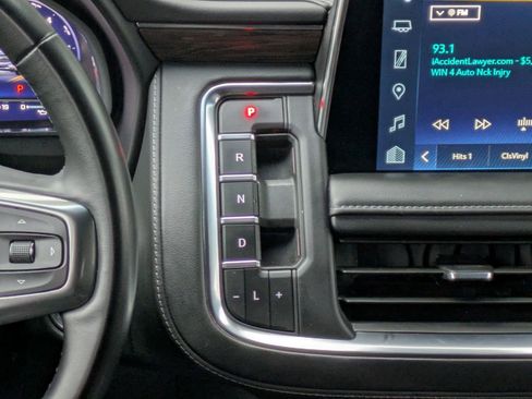 Used 2023 Chevrolet Suburban LT image 20